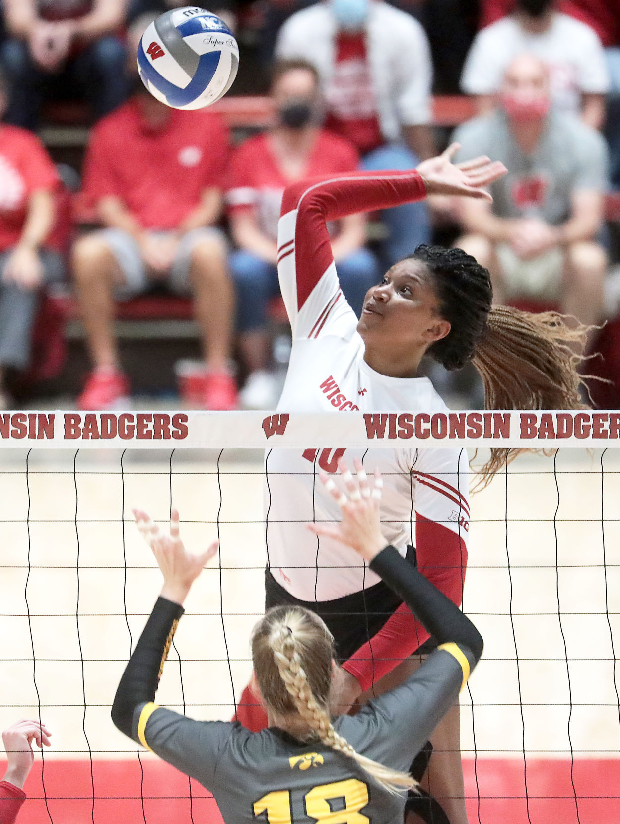 UW Iowa Vball 05-10062021201021